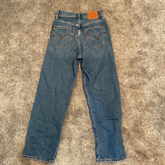 Levi’s ribcage straight jeans - Picture 6 of 8
